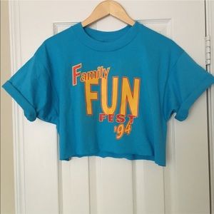 ❌SOLD❌ VTG Family Fun Fest Crop Top